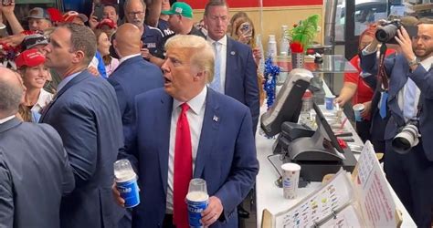 Trump Orders Dairy Queen Blizzards: Here Are The Other Stops。